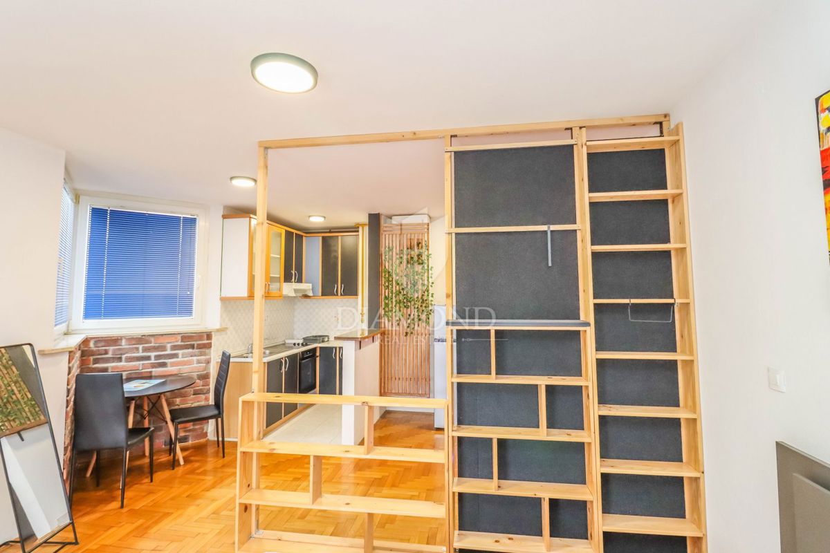 Najboljša lokacija med morjem in mestom, parkirišče in shramba