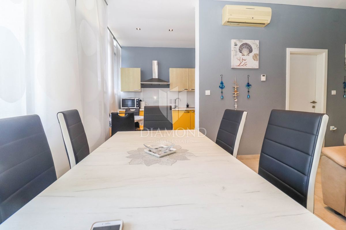 PRILOŽNOST! Apartma v Stoji s 3 spalnicami blizu plaže!