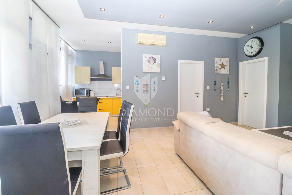 PRILOŽNOST! Apartma v Stoji s 3 spalnicami blizu plaže!