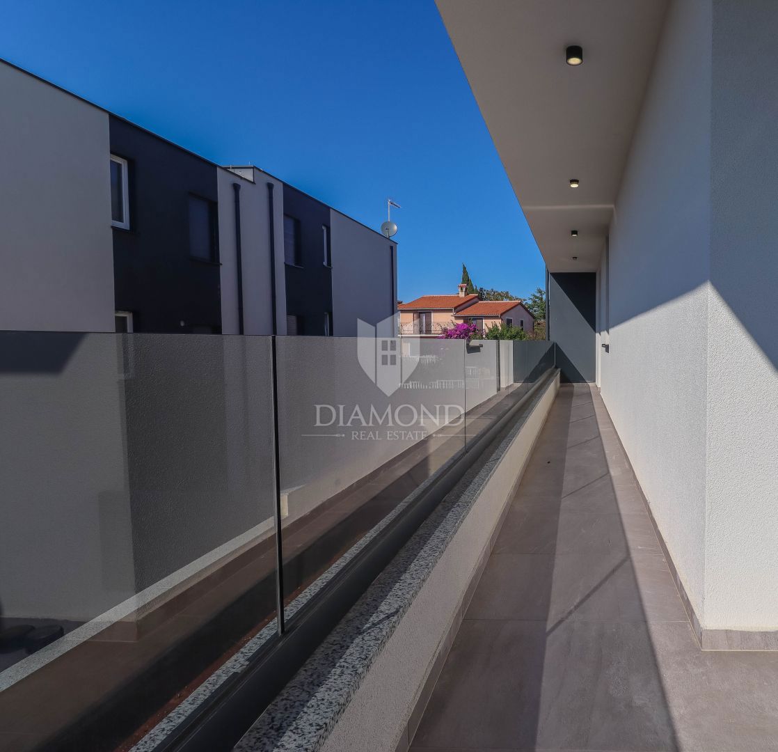 Novo dupleks stanovanje z bazenom v Medulinu