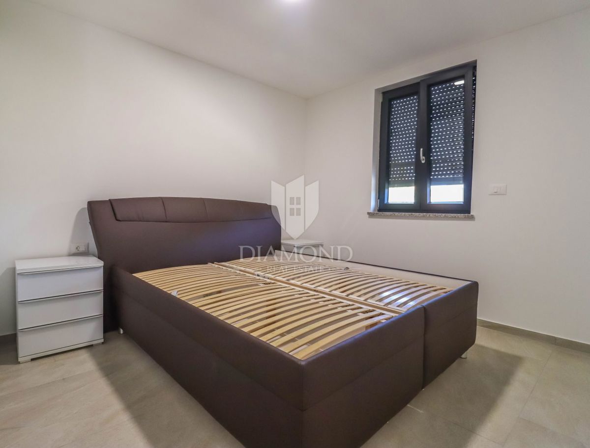 Novo dupleks stanovanje z bazenom v Medulinu