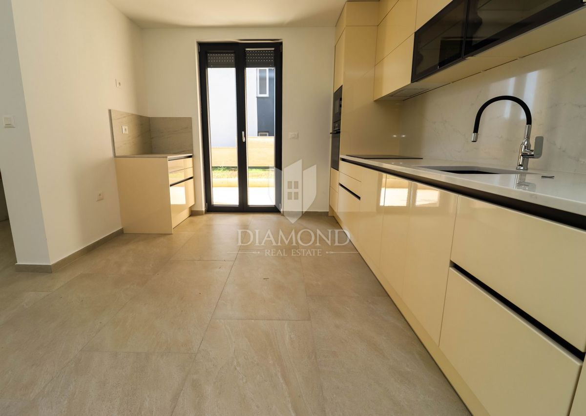 Novo dupleks stanovanje z bazenom v Medulinu