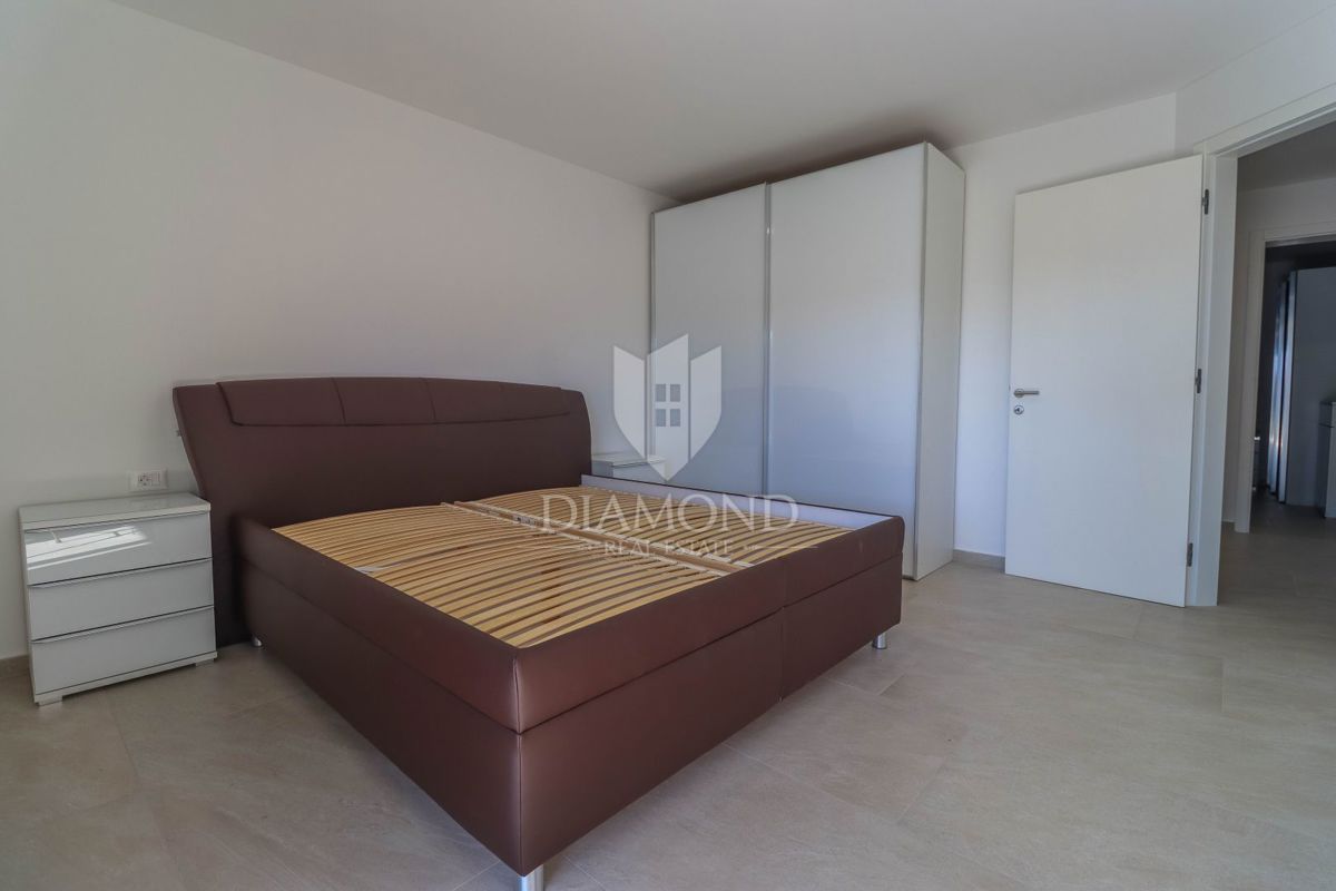 Novo dupleks stanovanje z bazenom v Medulinu