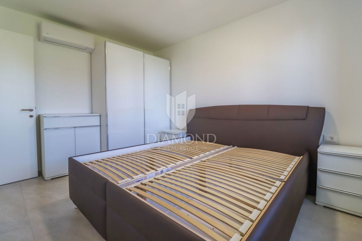 Novo dupleks stanovanje z bazenom v Medulinu