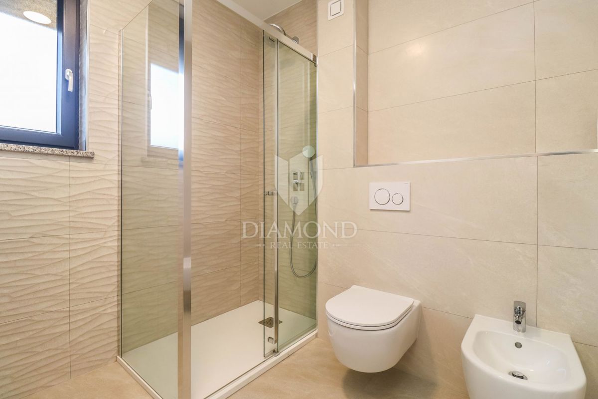 Novo dupleks stanovanje z bazenom v Medulinu