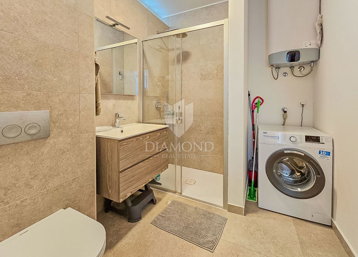 Priložnost! Novigrad, moderno stanovanje 900 m od morja!