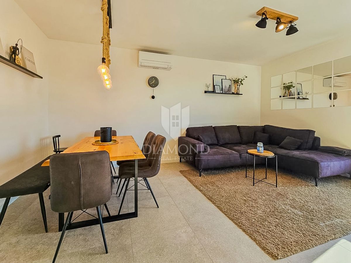 Priložnost! Novigrad, moderno stanovanje 900 m od morja!