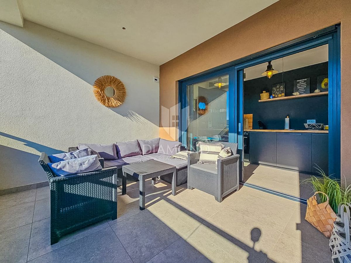 Priložnost! Novigrad, moderno stanovanje 900 m od morja!