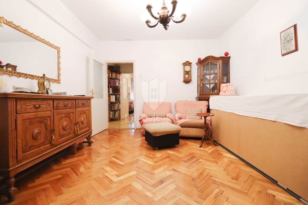 Zagreb, Knežija! Dvosobno stanovanje s potencialom!