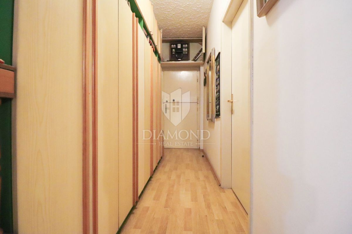 Zagreb, Knežija! Dvosobno stanovanje s potencialom!