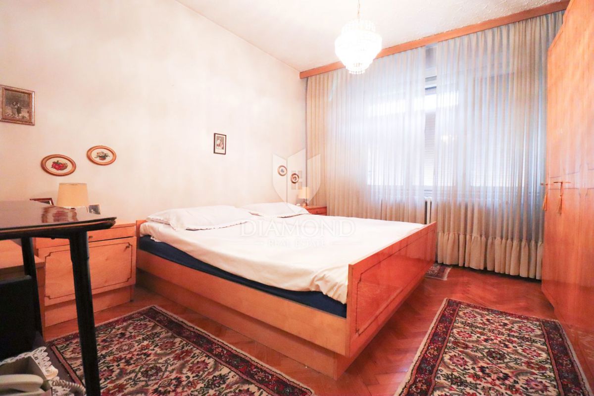 Zagreb, Knežija! Dvosobno stanovanje s potencialom!