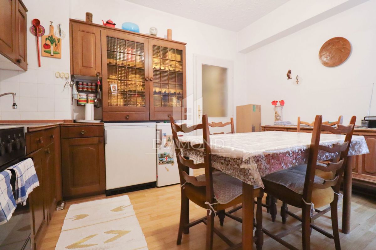 Zagreb, Knežija! Dvosobno stanovanje s potencialom!