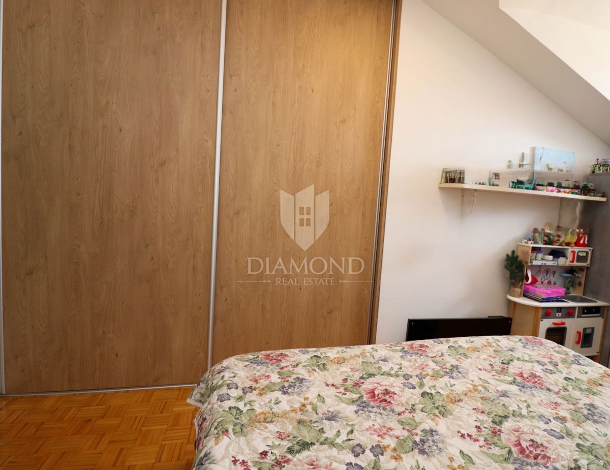 Poreč - Priložnost, stanovanje v središču starega mestnega jedra s pogledom na morje