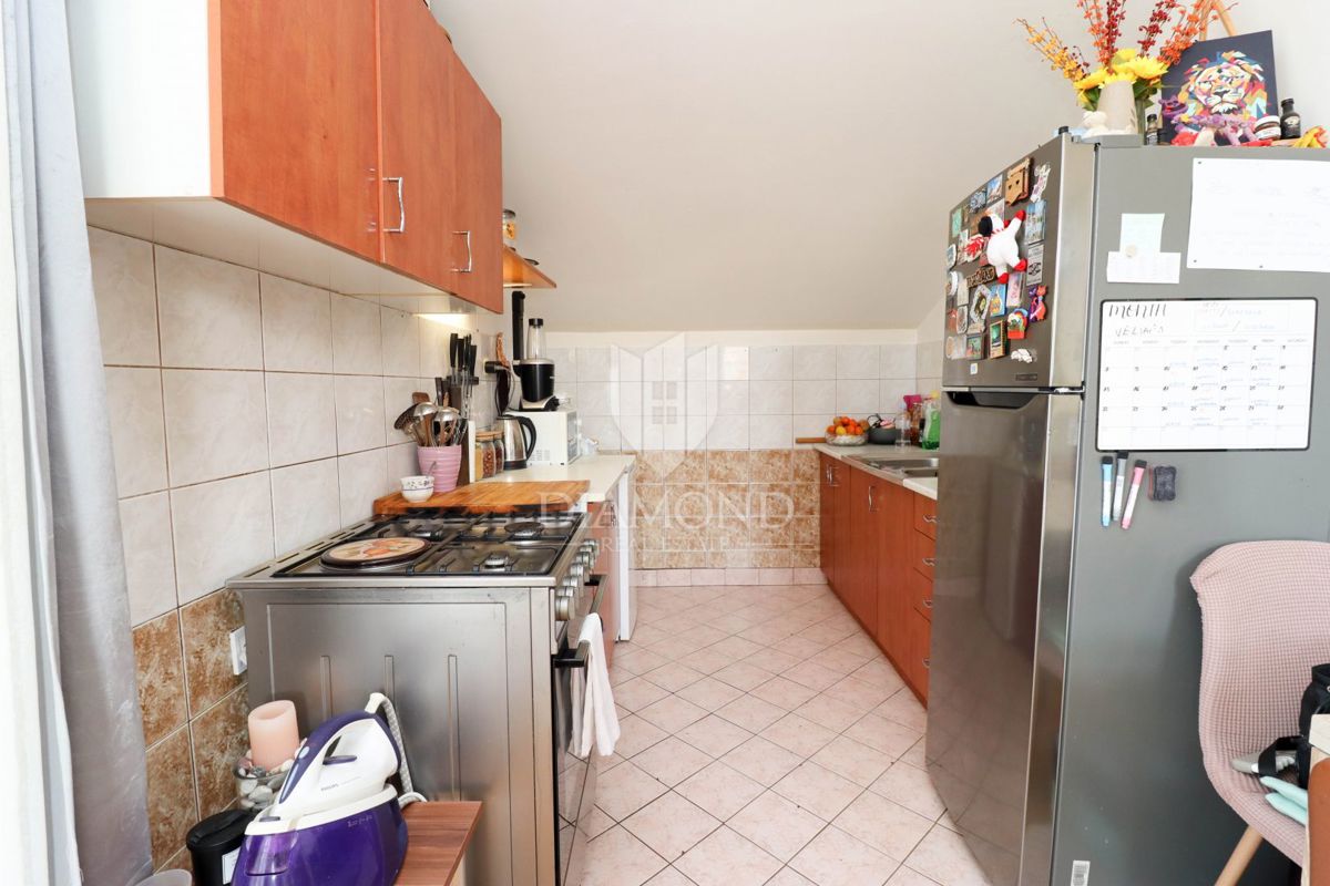 Poreč - Priložnost, stanovanje v središču starega mestnega jedra s pogledom na morje