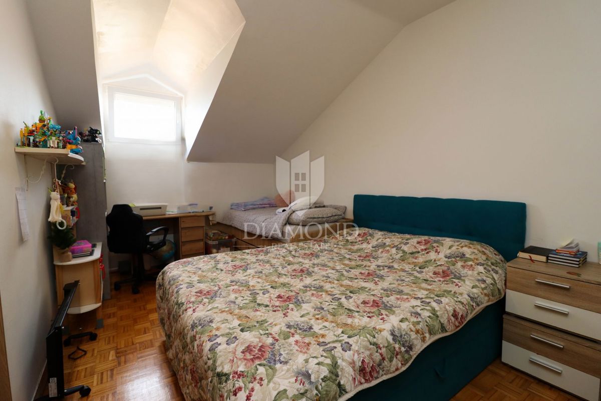 Poreč - Priložnost, stanovanje v središču starega mestnega jedra s pogledom na morje