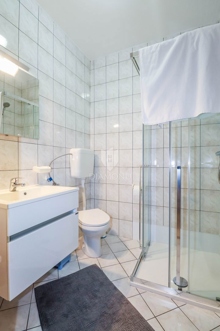 Istra, Rovinj, stanovanje v bližini centra z dvema spalnicama in teraso