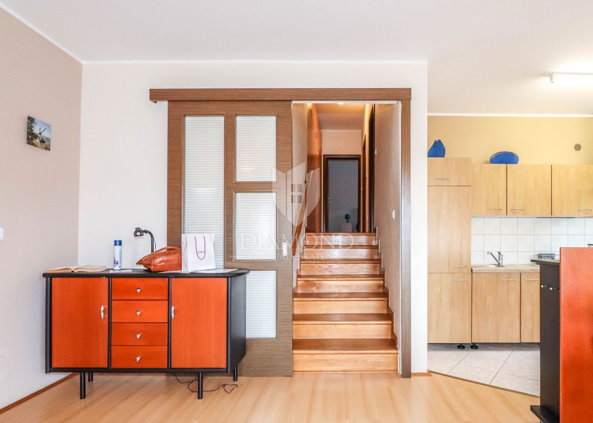 Istra, Rovinj, stanovanje v bližini centra z dvema spalnicama in teraso