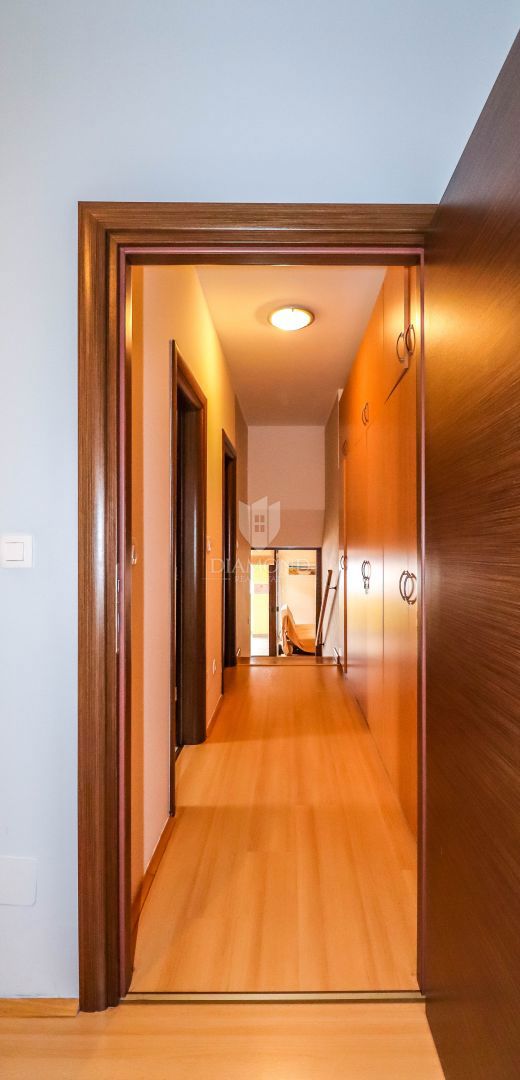 Istra, Rovinj, stanovanje v bližini centra z dvema spalnicama in teraso