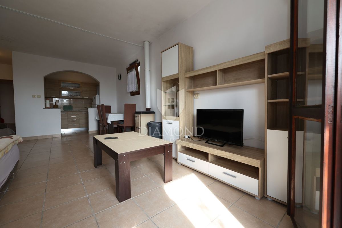 Rovinj, hiša z dvema stanovanjema, 750 m od morja