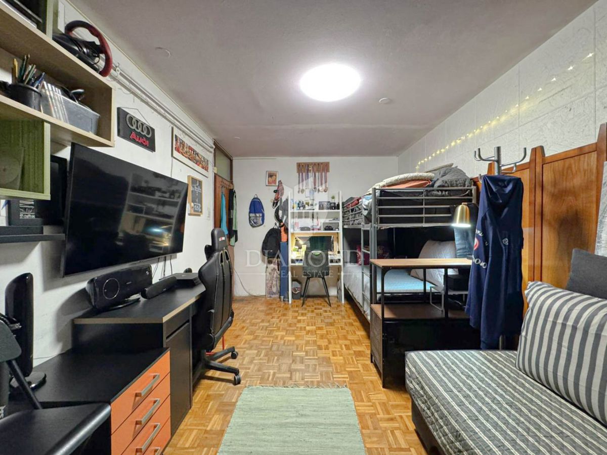 Zagreb, Prečko! Trisobno stanovanje z balkonom!