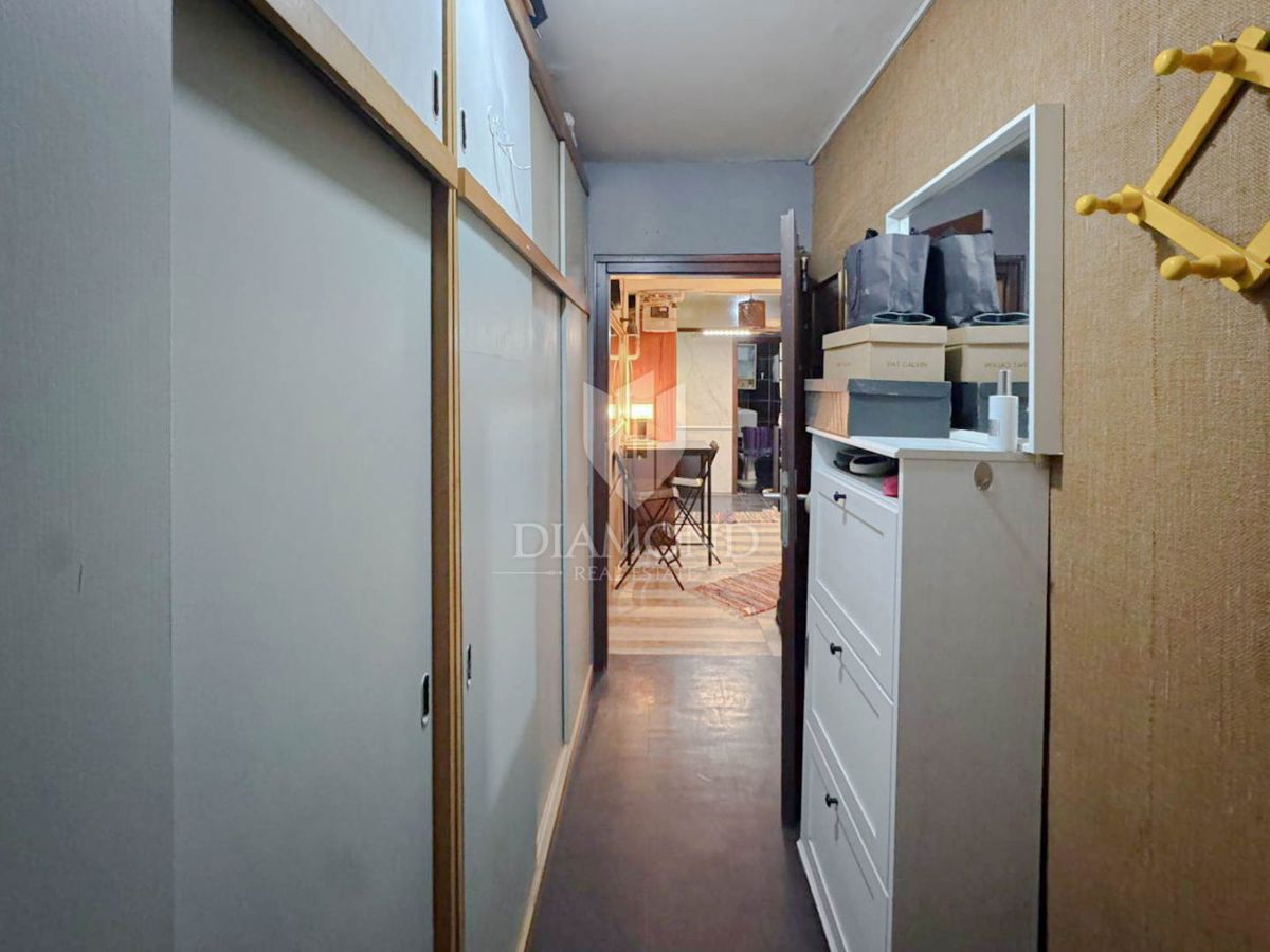 Zagreb, Prečko! Trisobno stanovanje z balkonom!