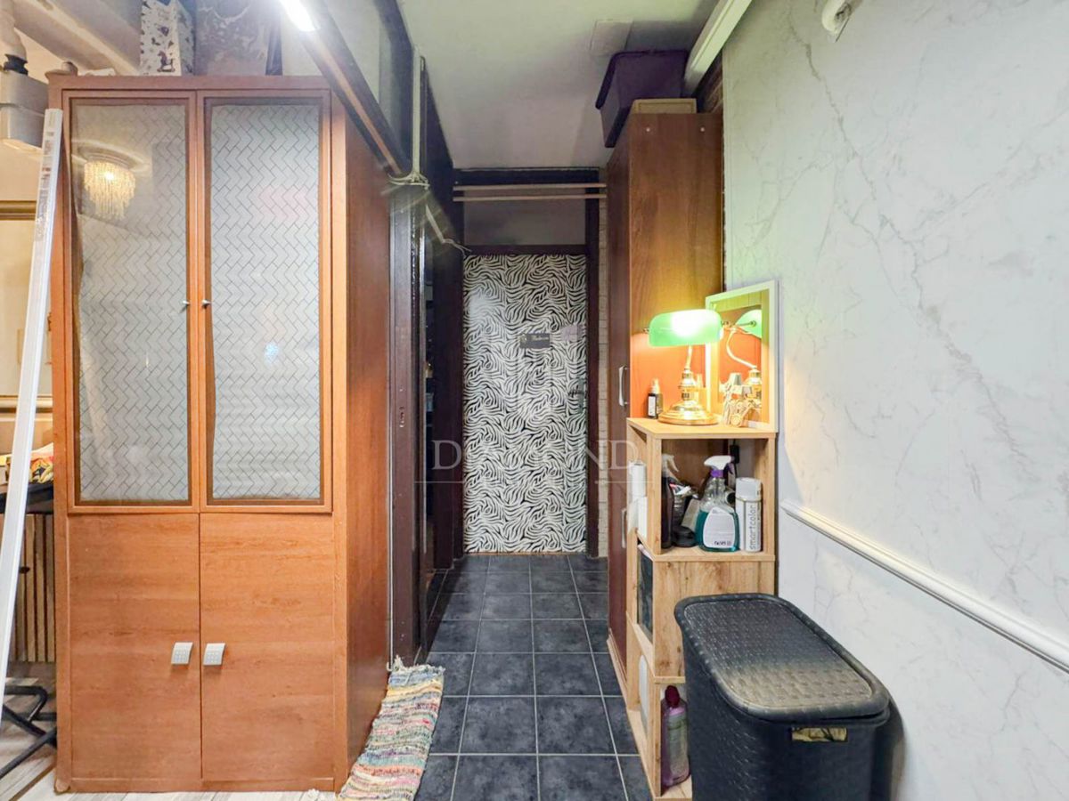 Zagreb, Prečko! Trisobno stanovanje z balkonom!