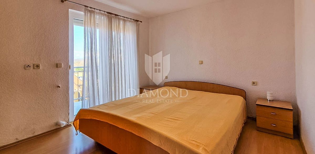 PRILOŽNOST! Umag, okolica. Stanovanje z dvema terasama + garsonjera