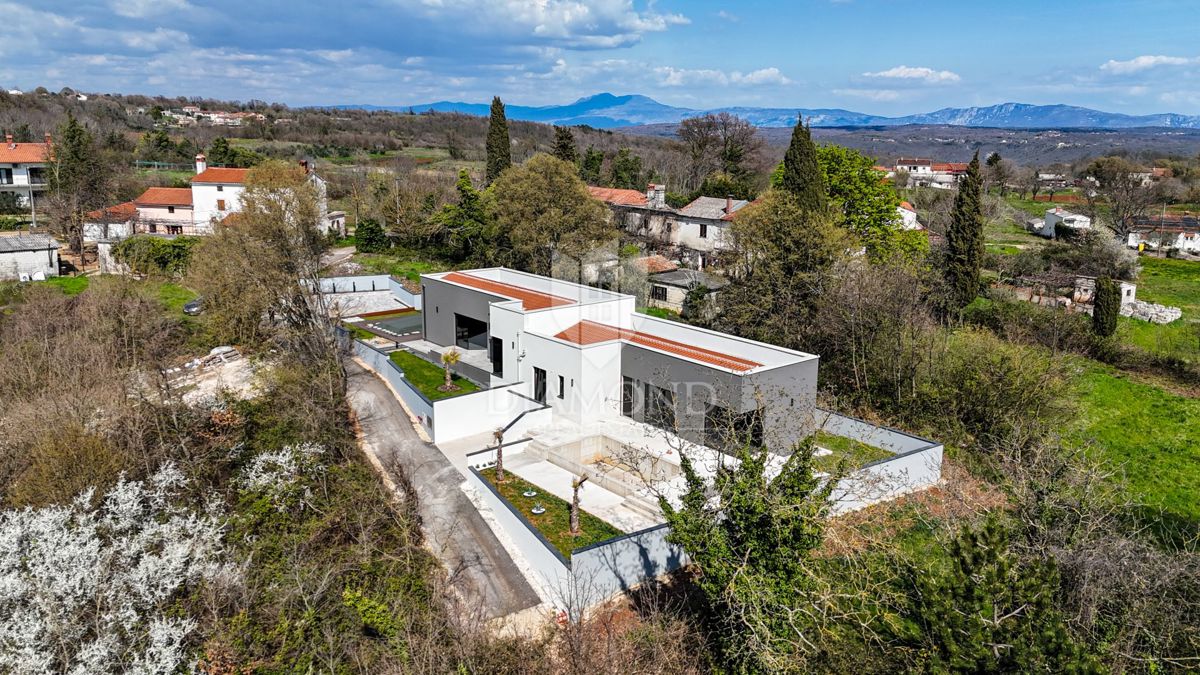 Barban, moderna dvojček hiša z bazenom