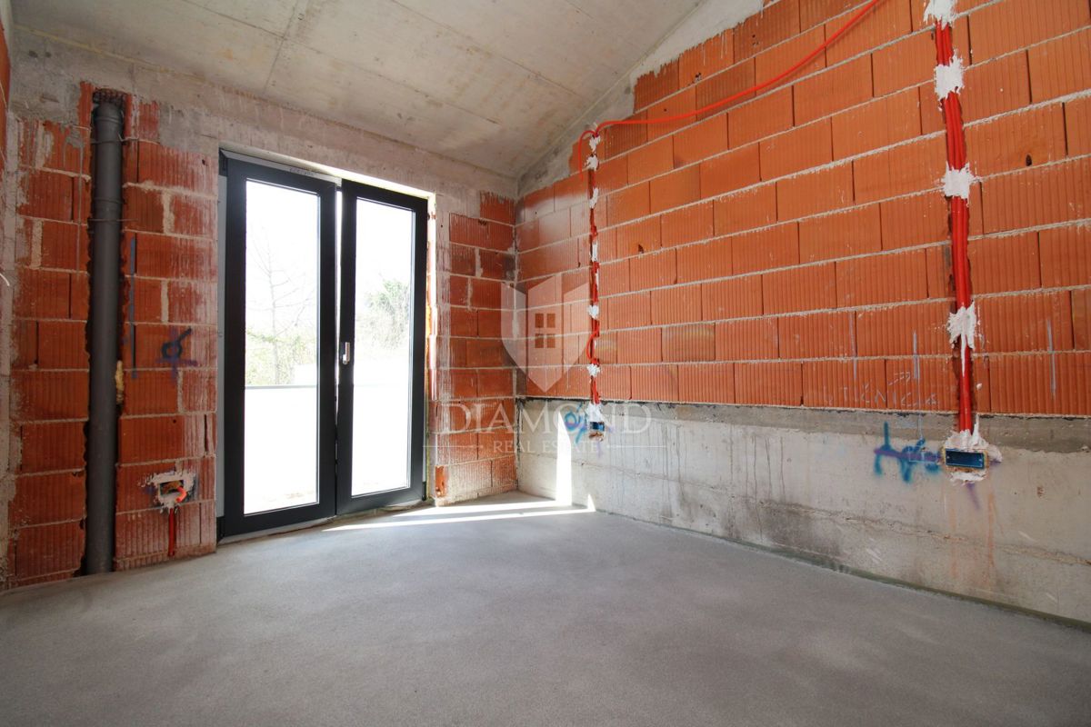 Barban, moderna dvojček hiša z bazenom