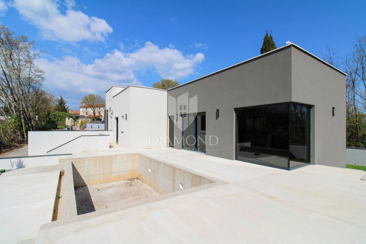 Barban, moderna dvojček hiša z bazenom