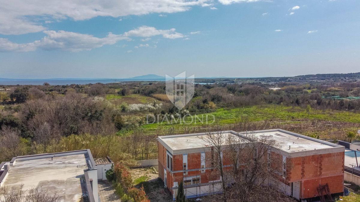 Ližnjan, moderna hiša s pogledom na morje