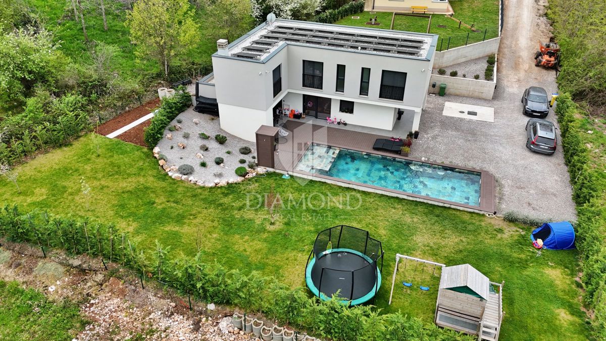 Novogradnja v bližini Labina