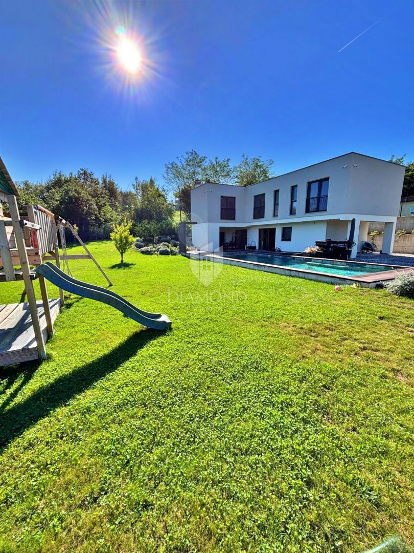 Novogradnja v bližini Labina