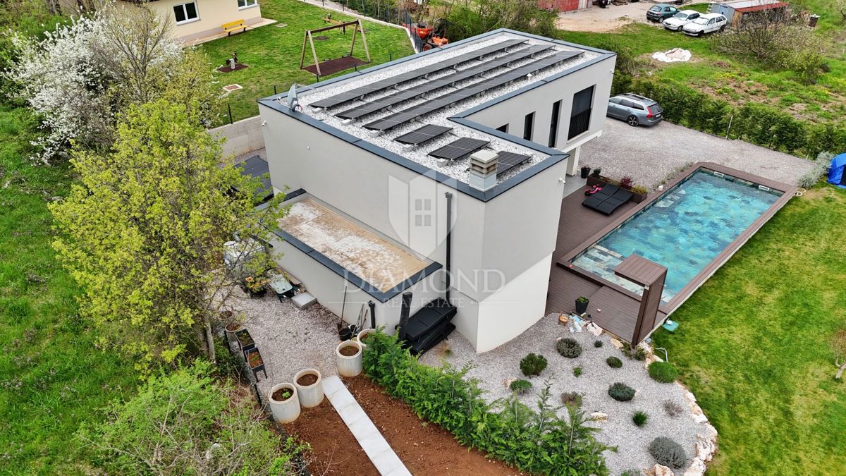 Novogradnja v bližini Labina