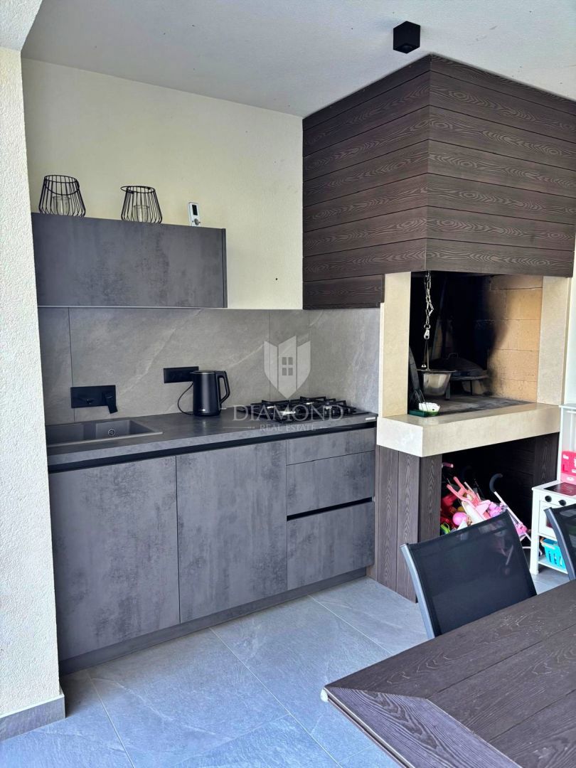 Novogradnja v bližini Labina