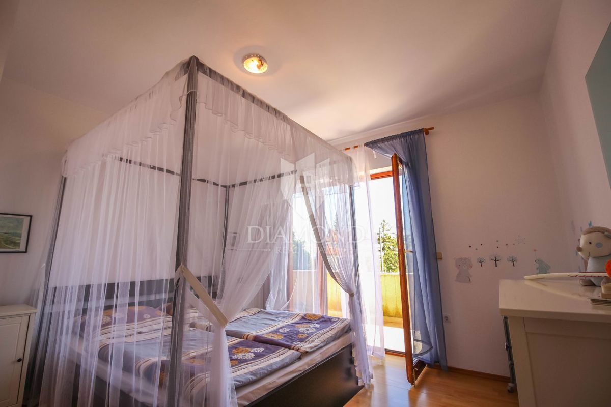 Galižana, hiša z dvema apartmajema in oljčnim nasadom