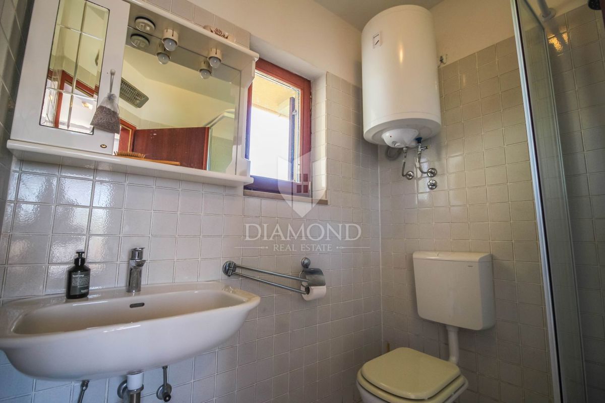 Galižana, hiša z dvema apartmajema in oljčnim nasadom