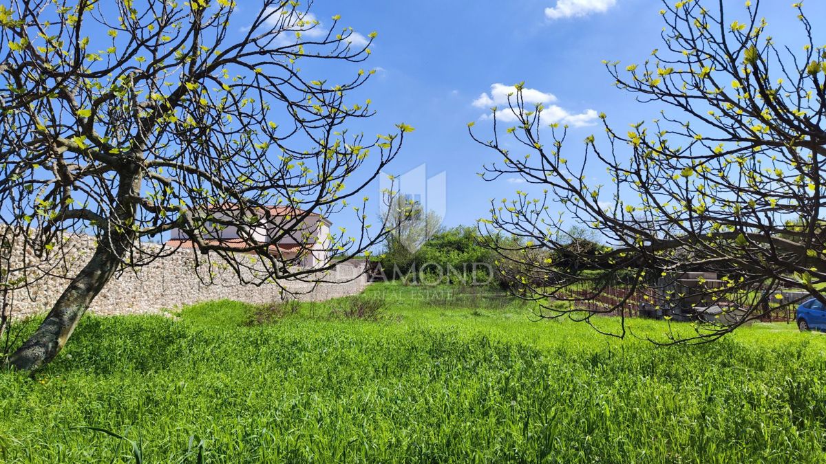 Barban, odlično stavbno zemljišče v bližini centra