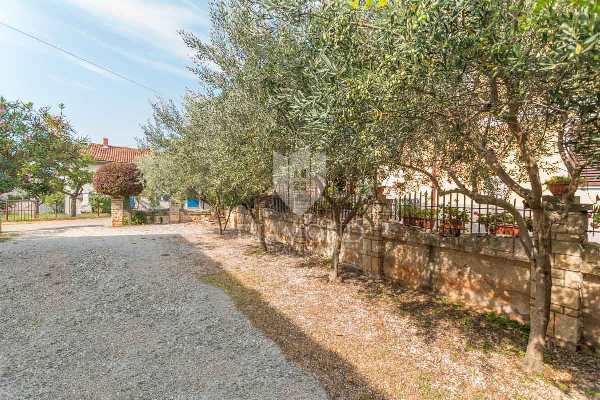 Novigrad, hiša 500 m od morja