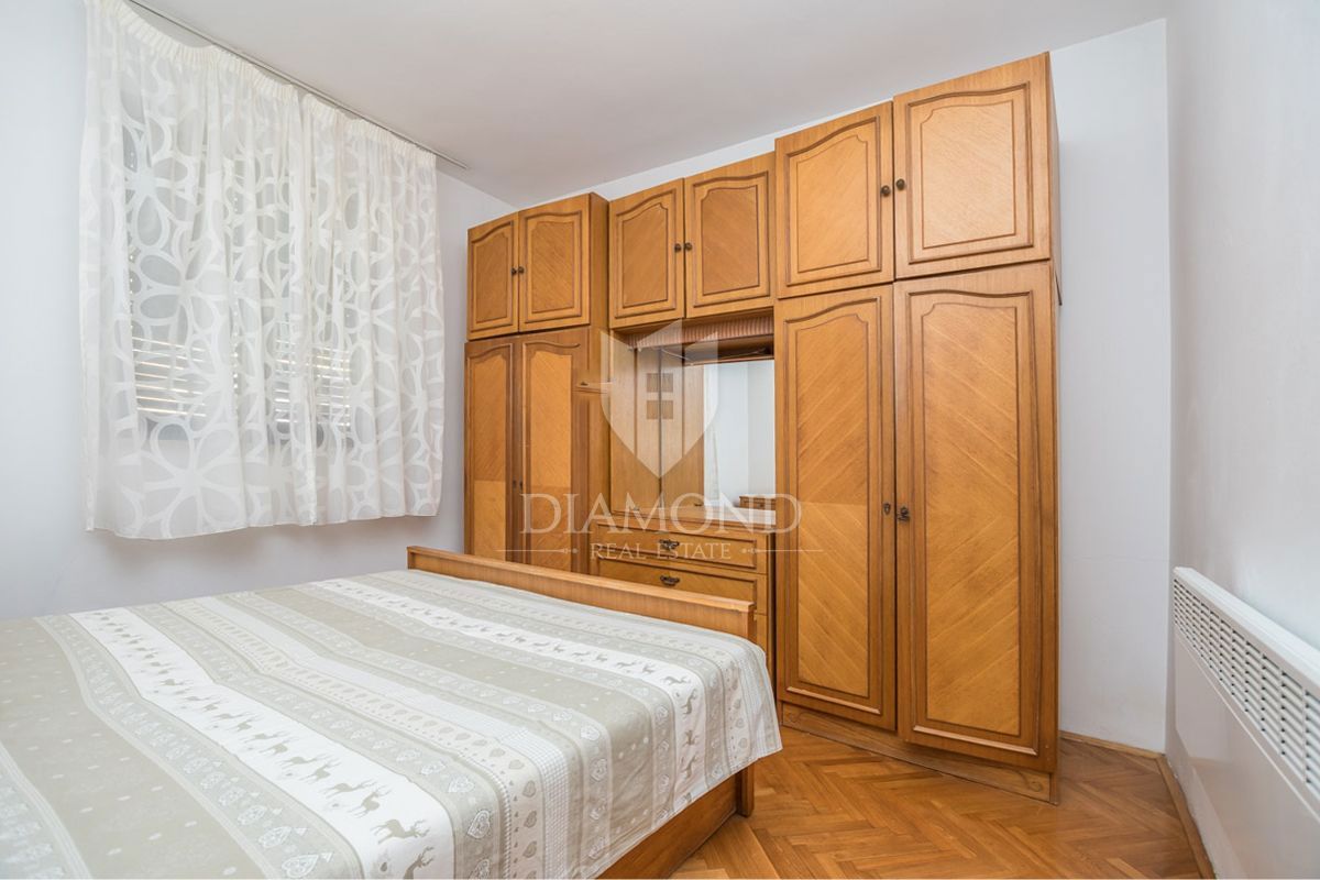 Novigrad, hiša 500 m od morja