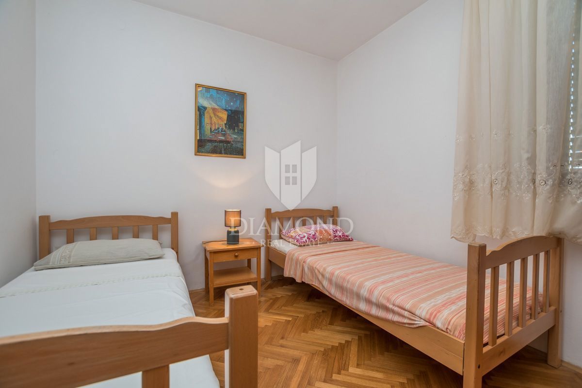 Novigrad, hiša 500 m od morja