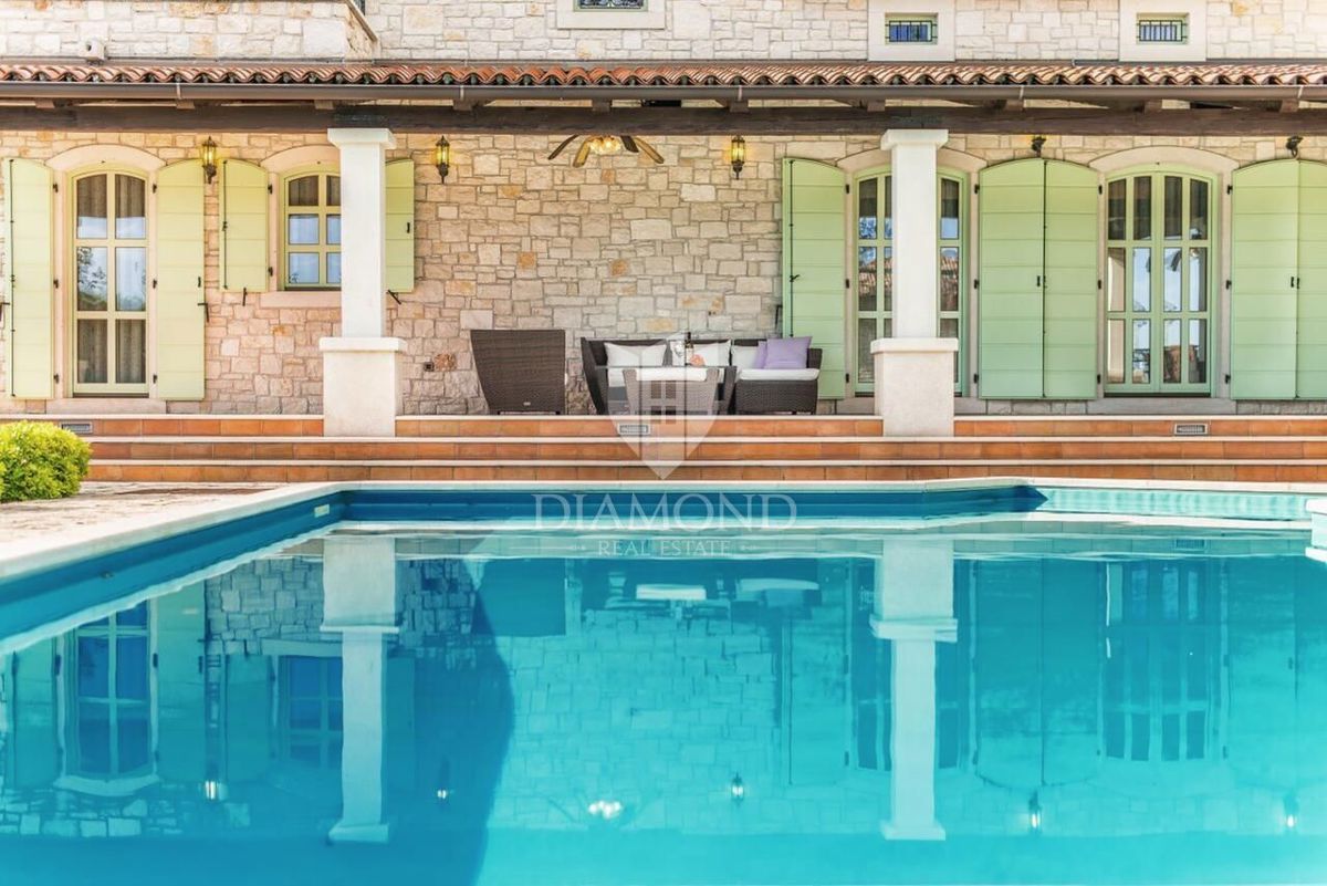 Poreč, istrska kamnita hiša na mirni lokaciji