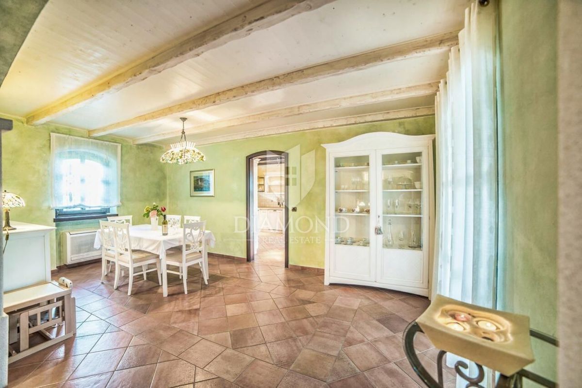 Poreč, istrska kamnita hiša na mirni lokaciji