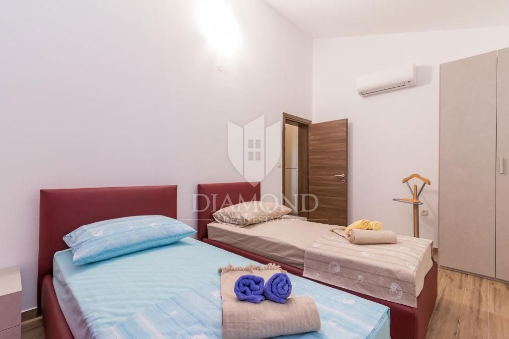 Pula, prostorna vila z bazenom in jacuzzijem