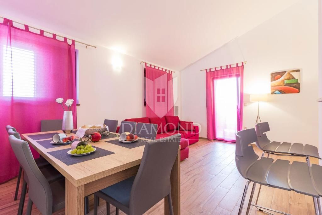 Pula, prostorna vila z bazenom in jacuzzijem