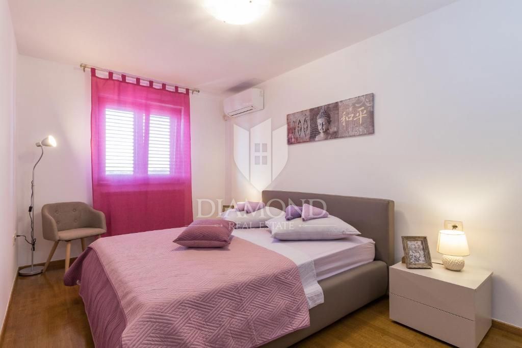 Pula, prostorna vila z bazenom in jacuzzijem