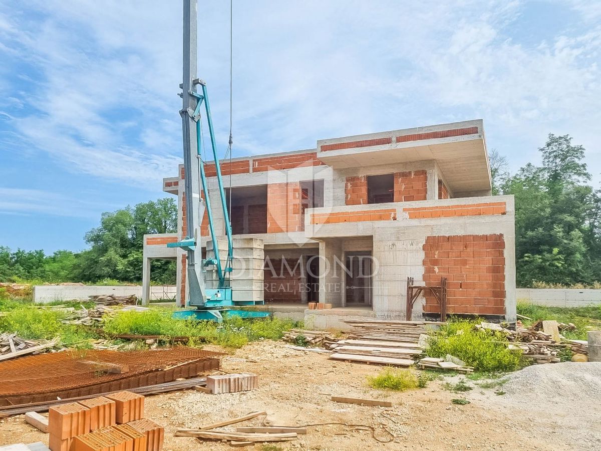 Poreč, okolica luksuzna vila z bazenom v gradnji