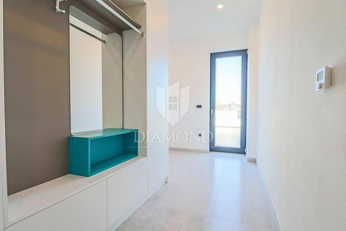 Rovinj, okolica, luksuzna nova vila na mirni lokaciji