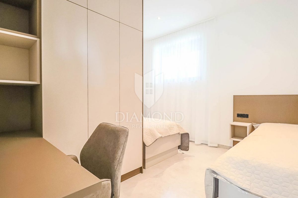 Rovinj, okolica, luksuzna nova vila na mirni lokaciji