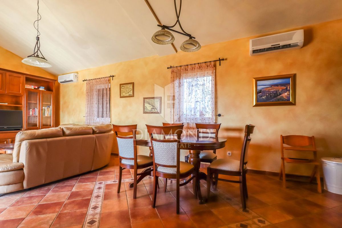 Poreč, kamnita hiša samostojna hiša